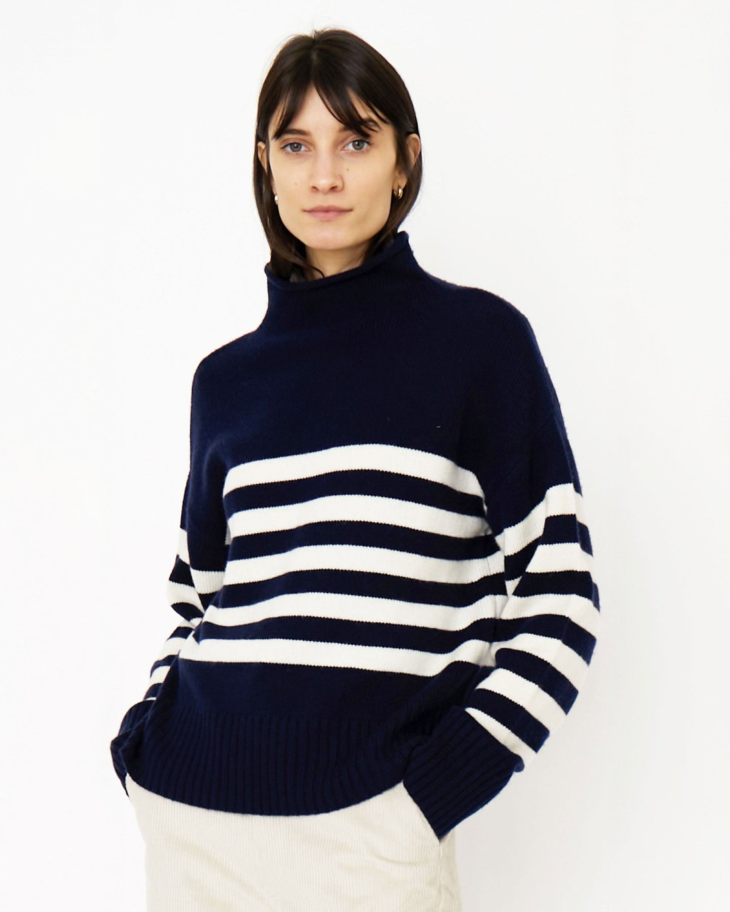 The Lucca - Navy/Cream