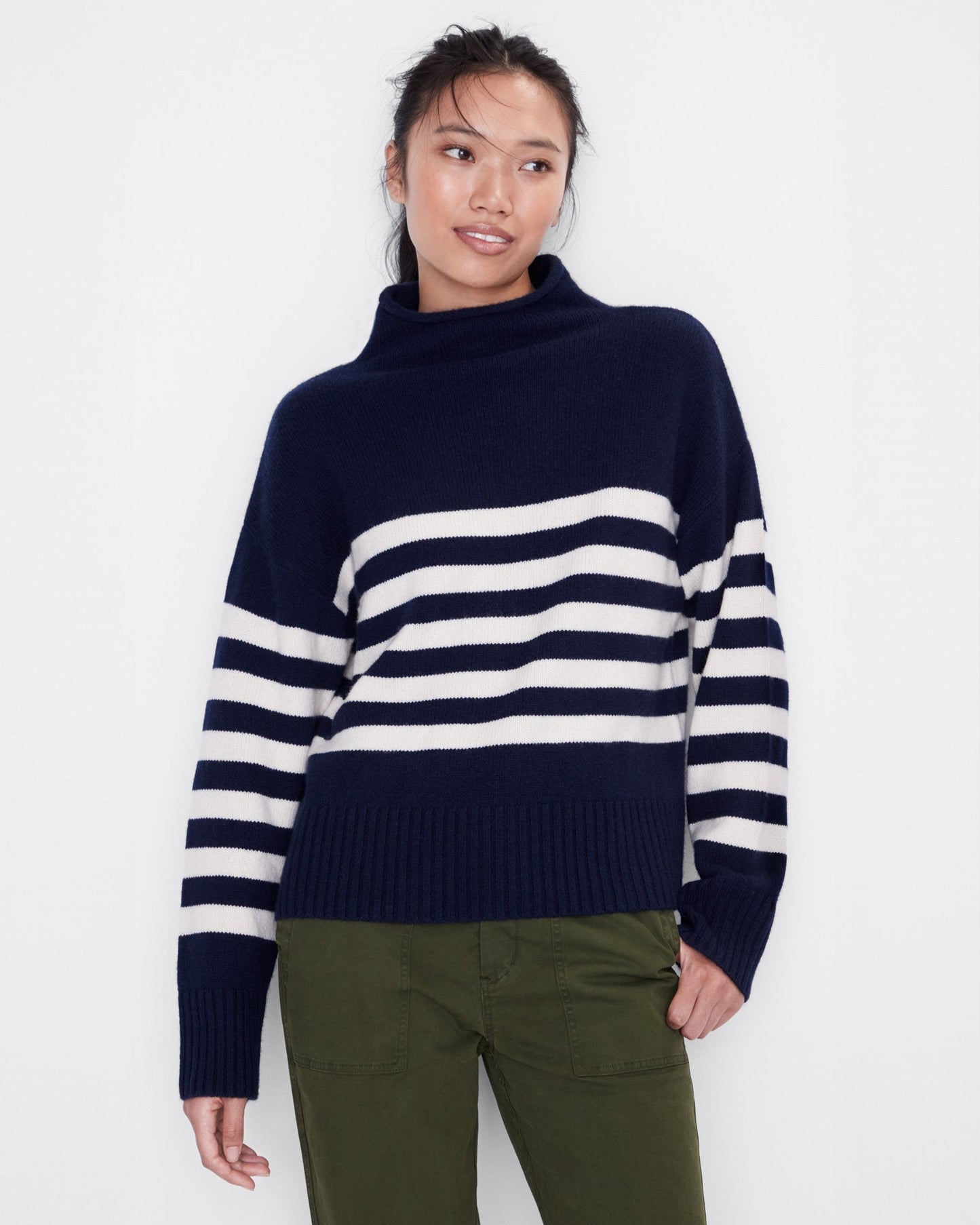 The Lucca - Navy/Cream