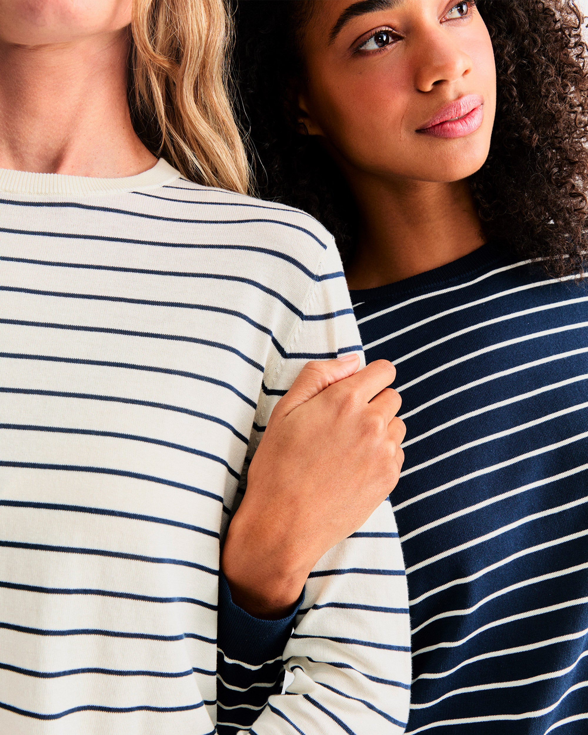 The Larsen - Cream/Navy