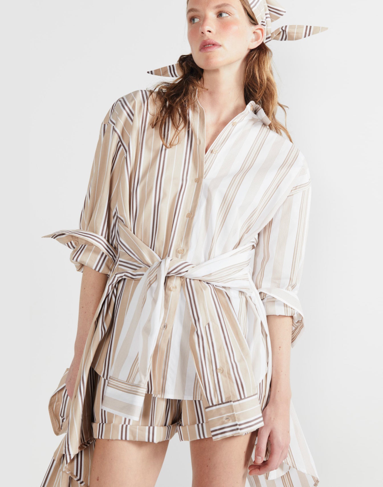 Model wearing The Shellona and The Squid - Khaki/Brown/White