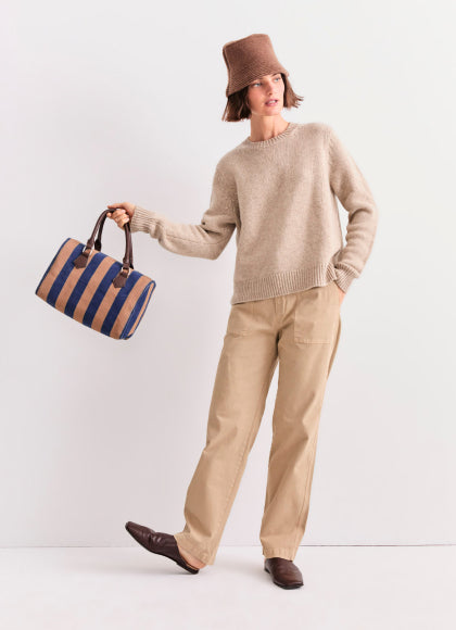 Model wearing The Bonnie - Khaki Heather