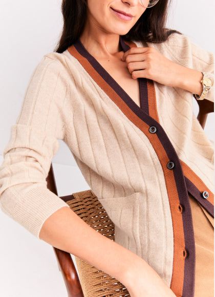 Zoomed in image of a model wearing The Sinclair - Oatmeal Melange